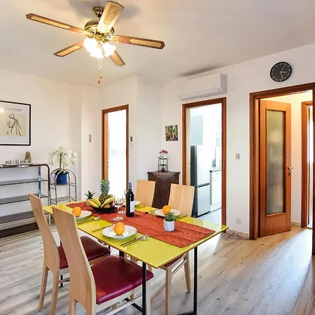 1 Bedroom Lovely In *