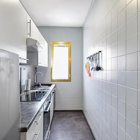 1 Bedroom Lovely In Appartement *