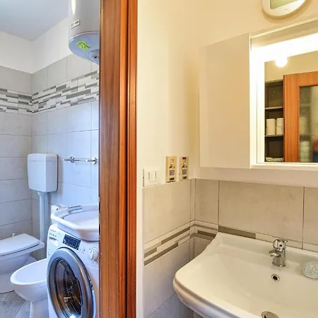 Apartment 1 Bedroom Lovely In *